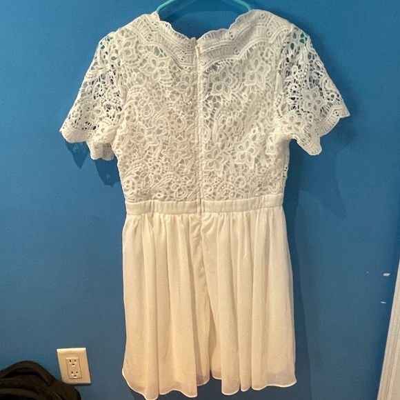 Women’s white dress - Picture 2 of 3